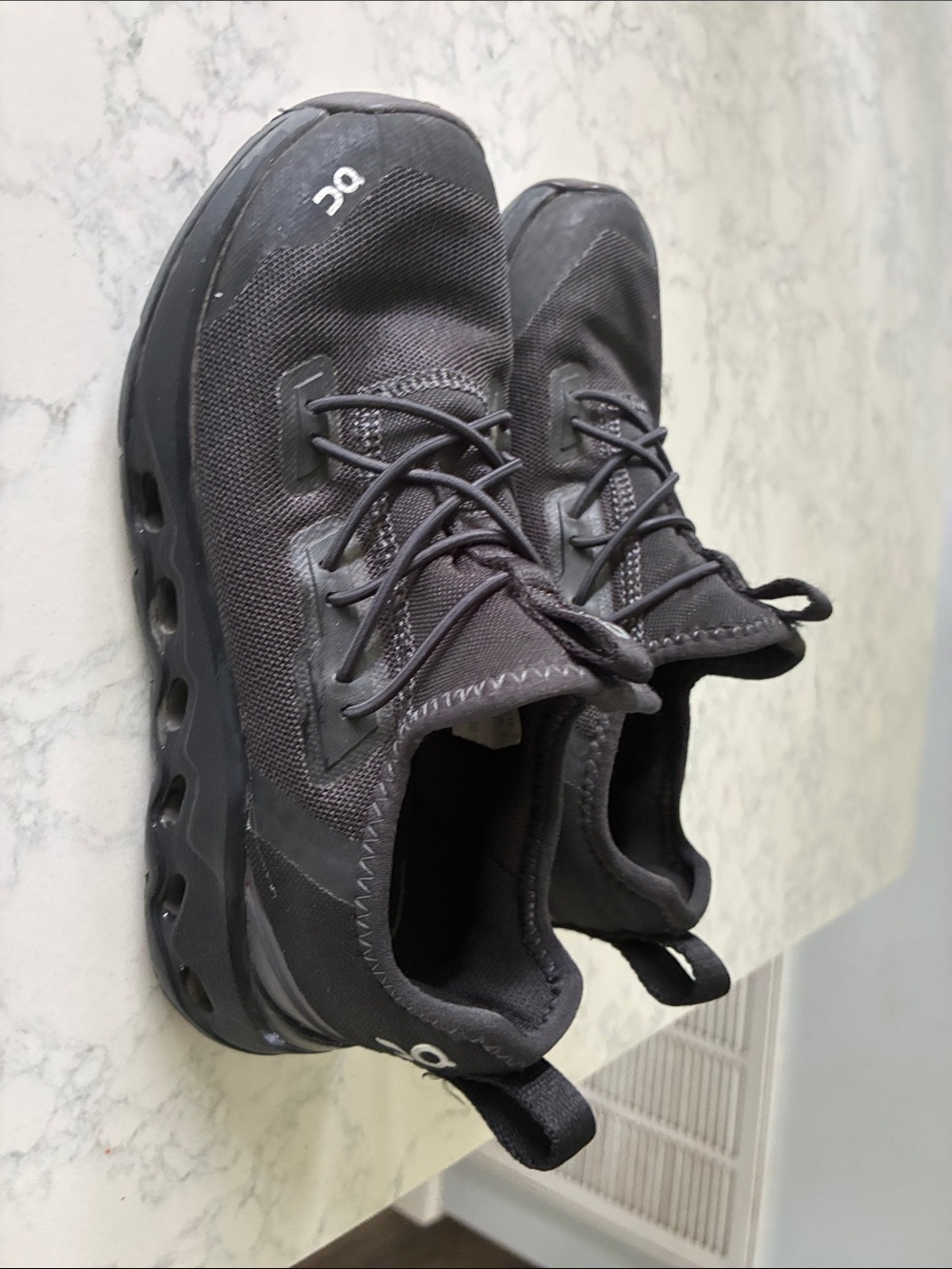 On Running Black Men’s Athletic Cloud-Inspired Sneakers